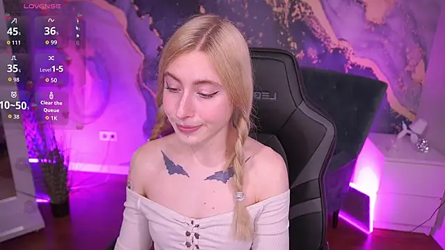 MelaniiePlay online show from April 20, 2026, 1:14 pm