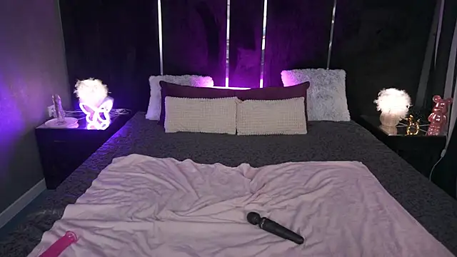 MelaniiePlay online show from June 27, 2026, 1:17 pm