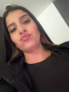 Snapshot of RebecaXoXo_ chatting on April 16, 2026, 9:39 pm RebecaXoXo online show from April 16, 2026, 9:39 pm