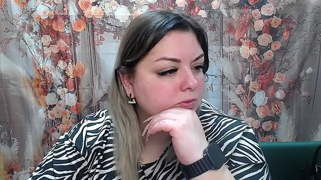 AdelinaMaster online show from May 6, 2026, 4:56 pm