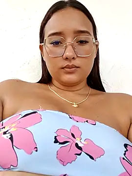 naughty girl hot  online show from April 21, 2026, 2:45 pm