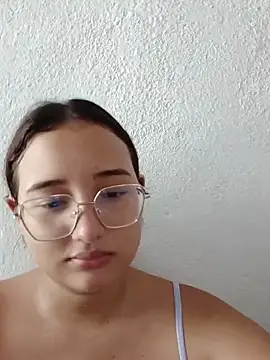 naughty girl hot  online show from May 24, 2026, 3:50 pm