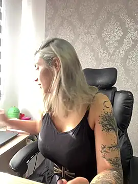Isabella varella- online show from July 15, 2026, 12:54 pm