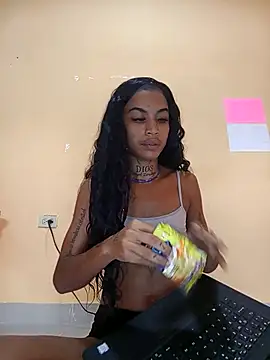 La ReynaZendeya online show from April 10, 2026, 1:49 pm