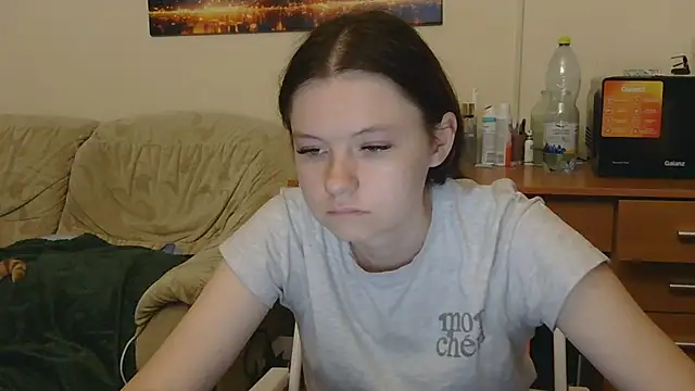 JessicaHolland1 online show from June 3, 2026, 7:08 pm