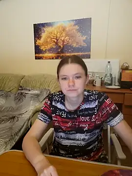 JessicaHolland1 online show from June 18, 2026, 5:39 pm