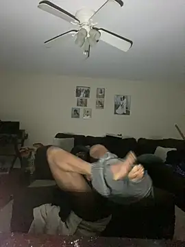 Snapshot of SilkTeviley chatting on April 5, 2026, 7:05 am SilkTeviley online show from April 5, 2026, 7:05 am