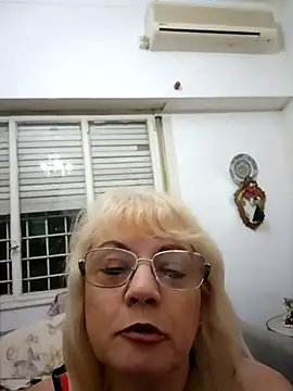 Snapshot of MatureElegantWidow chatting on April 5, 2026, 1:58 am MatureElegantWidow online show from April 5, 2026, 1:58 am