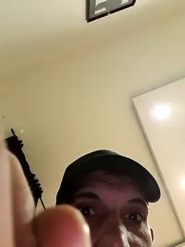 Nickiundjony online show from April 7, 2026, 5:41 am