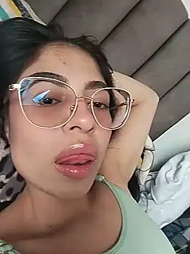 Snapshot of Lucietakeme chatting on June 9, 2026, 7:47 pm Lucietakeme online show from June 9, 2026, 7:47 pm
