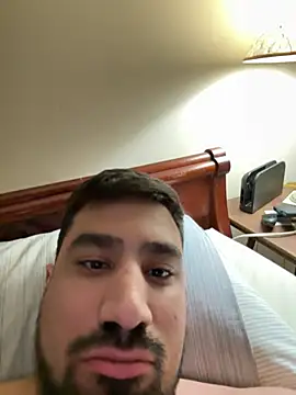 daddyking1013 online show from April 7, 2026, 4:24 am