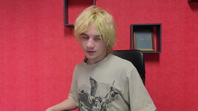 JameMilann online show from April 7, 2026, 8:42 pm