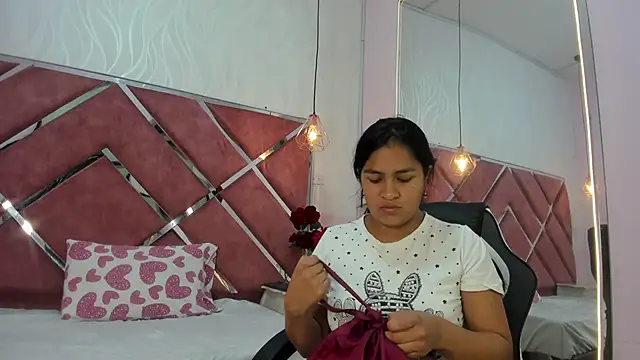 AprilMiiller online show from May 21, 2026, 12:56 pm