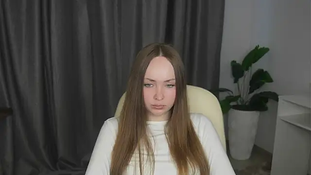 Snapshot of TaHyle chatting on April 6, 2026, 1:56 pm TaHyle online show from April 6, 2026, 1:56 pm