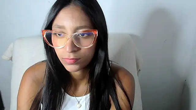 Snapshot of valenxx_ chatting on April 3, 2026, 6:39 pm valenxx online show from April 3, 2026, 6:39 pm