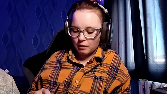 Sheriscute online show from April 12, 2026, 1:38 pm