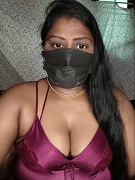 Romantic Woman online show from May 16, 2026, 6:43 am