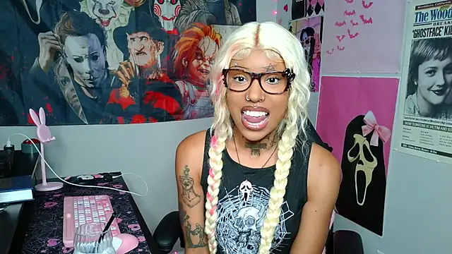 spookiebaddie online show from May 7, 2026, 2:06 am
