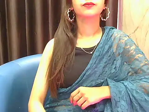 sweeet-Doll online show from April 17, 2026, 5:10 am