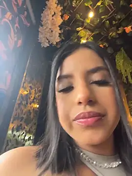 Snapshot of SusanneGrace chatting on May 17, 2026, 8:05 pm SusanneGrace online show from May 17, 2026, 8:05 pm