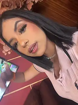Snapshot of SusanneGrace chatting on May 22, 2026, 7:19 pm SusanneGrace online show from May 22, 2026, 7:19 pm