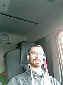 jozsi1995 online show from April 10, 2026, 5:34 am