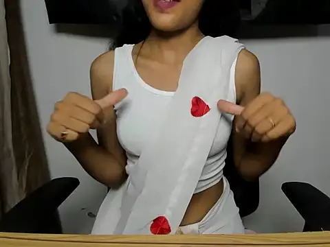 Snapshot of Shanaya_xo chatting on June 21, 2026, 5:26 pm Shanaya xo online show from June 21, 2026, 5:26 pm