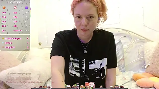 Snapshot of hexbunnie chatting on May 13, 2026, 3:04 am hexbunnie online show from May 13, 2026, 3:04 am