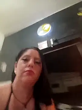 Snapshot of suziferreti chatting on April 5, 2026, 1:03 am suziferreti online show from April 5, 2026, 1:03 am