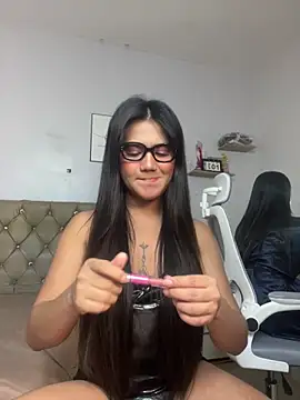 Snapshot of JassmineLove chatting on April 28, 2026, 4:56 pm JassmineLove online show from April 28, 2026, 4:56 pm