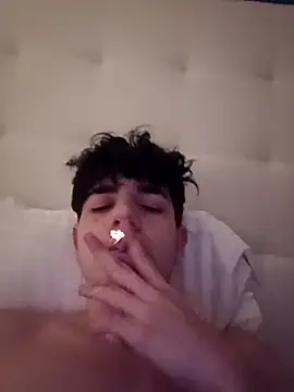 Thuuualvaritoohh online show from April 19, 2026, 9:06 pm