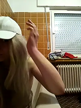 angelgirlmystery1 online show from April 20, 2026, 6:31 pm