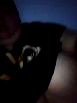 criscvwolff99 online show from April 8, 2026, 4:01 am