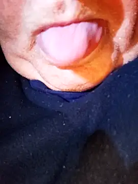Snapshot of lickboy40 chatting on May 13, 2026, 9:00 pm lickboy40 online show from May 13, 2026, 9:00 pm