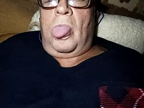 Snapshot of lickboy40 chatting on June 1, 2026, 12:12 am lickboy40 online show from June 1, 2026, 12:12 am