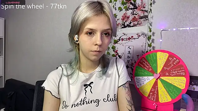 LunaBless online show from June 22, 2026, 11:13 pm