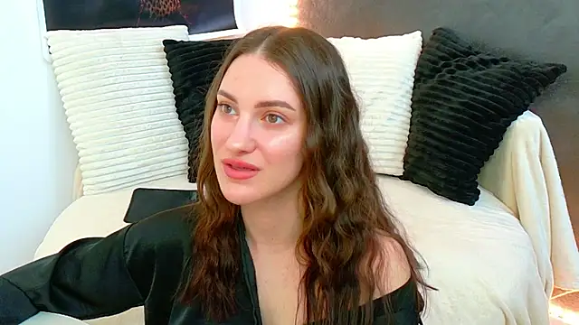 Amira a online show from May 29, 2026, 4:21 am