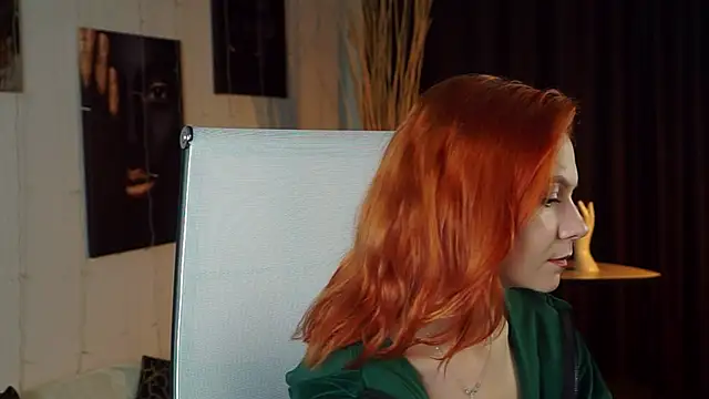 Snapshot of LisaAris chatting on June 18, 2026, 9:30 pm LisaAris online show from June 18, 2026, 9:30 pm