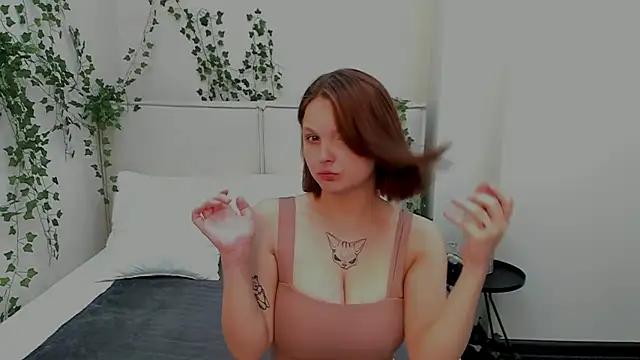 Charlotte Stee online show from June 25, 2026, 2:00 am