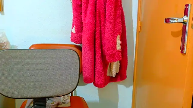 MojaditPussy online show from April 13, 2026, 5:35 am