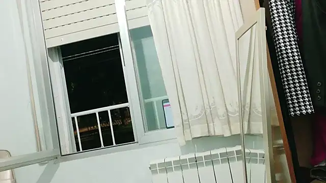 MojaditPussy online show from July 10, 2026, 9:06 pm
