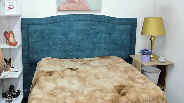 Snapshot of IsadoraVex chatting on April 15, 2026, 12:45 pm IsadoraVex online show from April 15, 2026, 12:45 pm