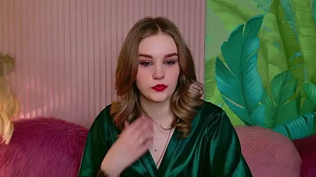 Snapshot of Molly_Voses chatting on May 9, 2026, 8:36 pm Molly Voses online show from May 9, 2026, 8:36 pm