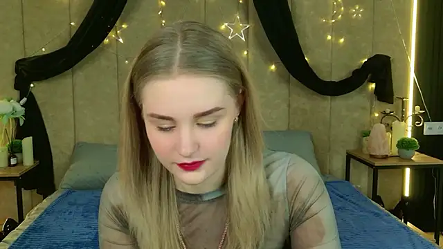 Snapshot of Molly_Voses chatting on May 16, 2026, 9:13 pm Molly Voses online show from May 16, 2026, 9:13 pm