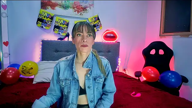 Lorena sweet33 online show from June 23, 2026, 1:53 pm