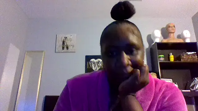 amberchill26 online show from April 28, 2026, 3:17 pm