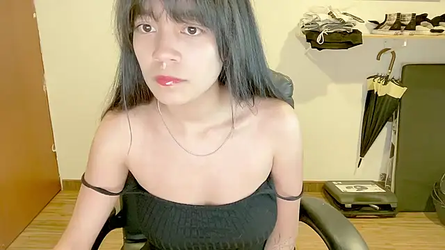 Snapshot of _Oxxme chatting on June 18, 2026, 12:00 am Oxxme online show from June 18, 2026, 12:00 am