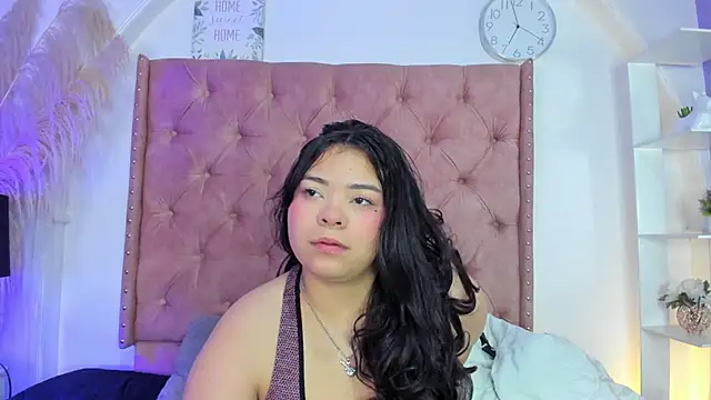 ROSELEI  online show from June 15, 2026, 9:22 am