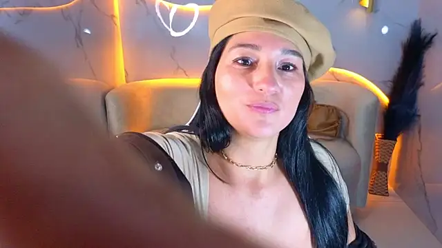 Alisson tx  online show from May 19, 2026, 9:21 pm