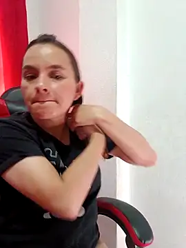 kasandra 85 online show from April 28, 2026, 1:16 pm